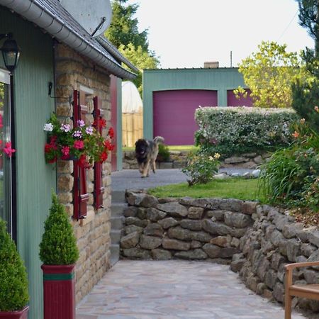 La Pichonniere Bed and Breakfast Isigny-le-Buat Buitenkant foto