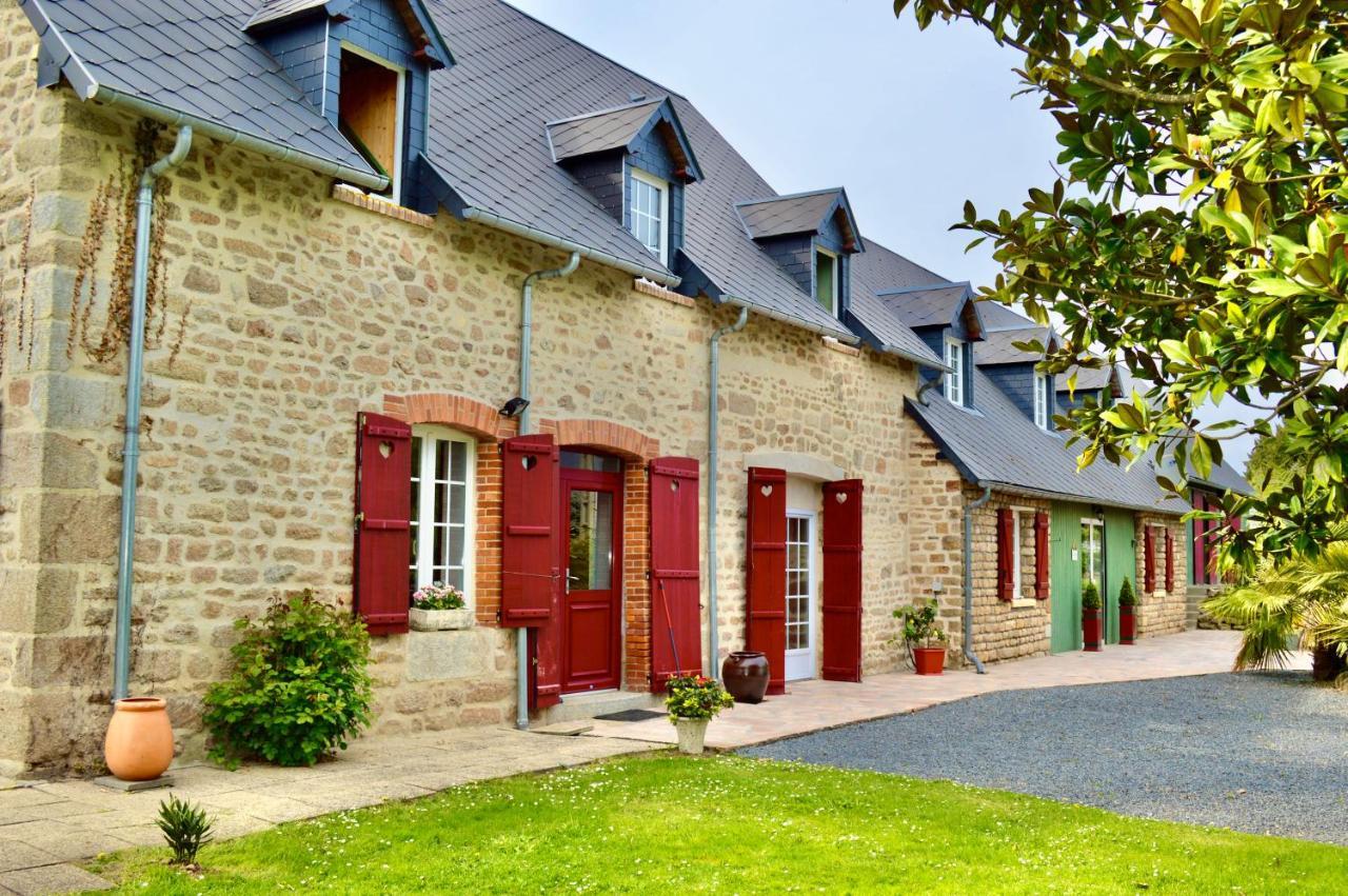 La Pichonniere Bed and Breakfast Isigny-le-Buat Buitenkant foto