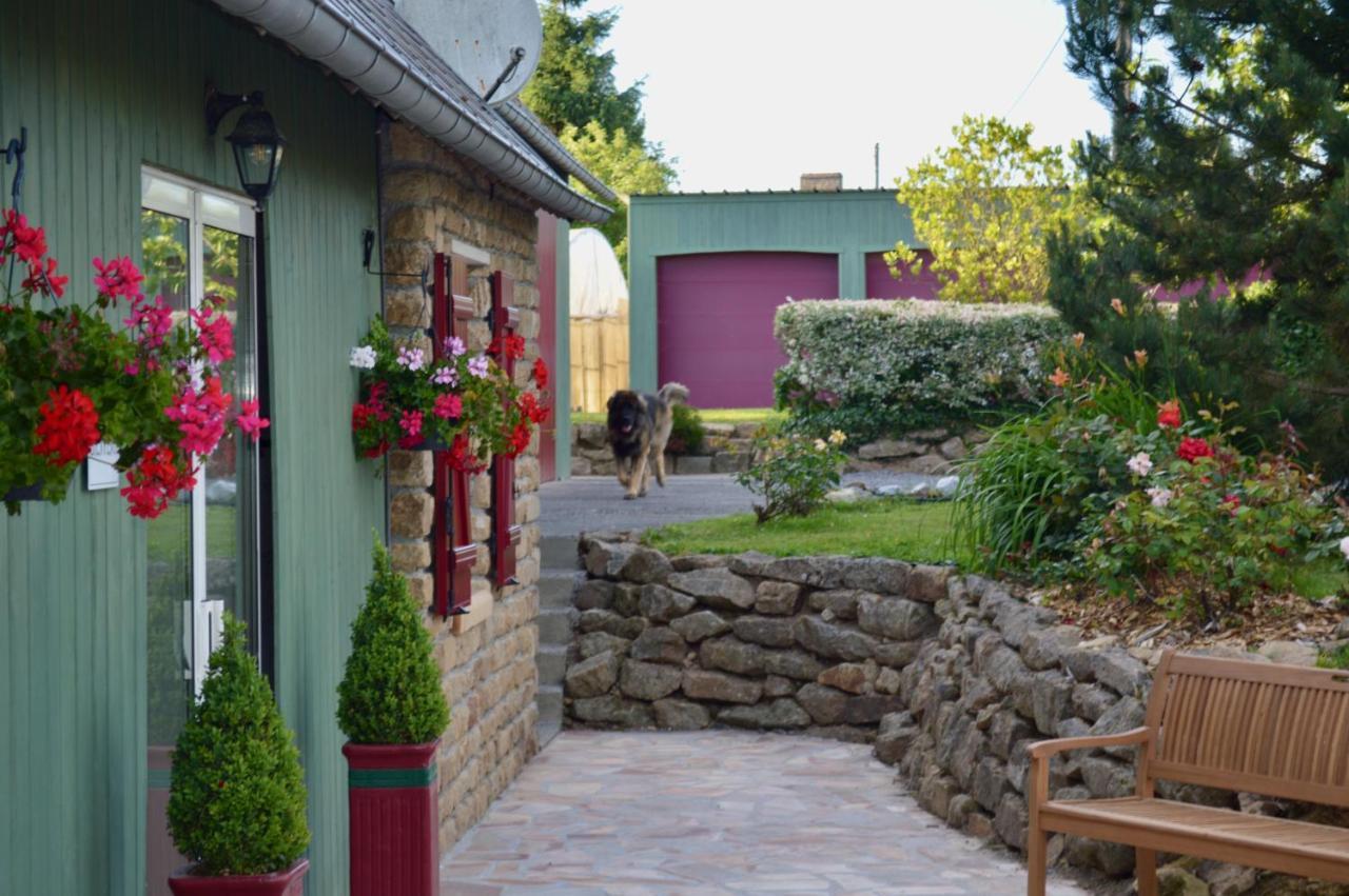La Pichonniere Bed and Breakfast Isigny-le-Buat Buitenkant foto