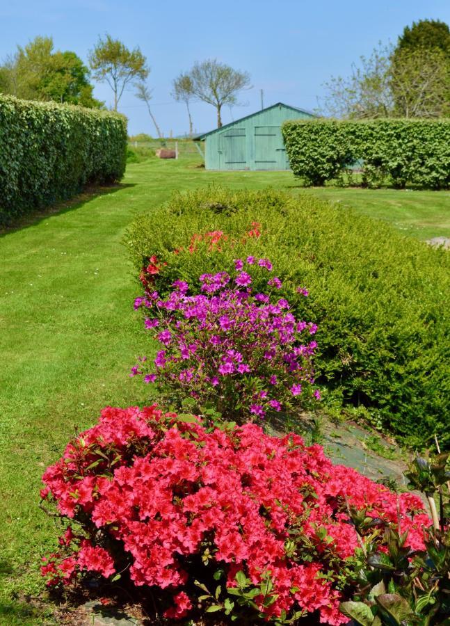 La Pichonniere Bed and Breakfast Isigny-le-Buat Buitenkant foto